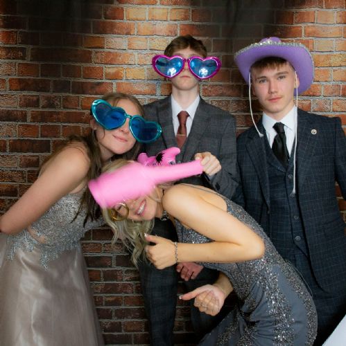 Prom2702)