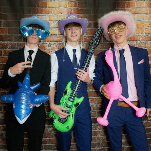 Prom3182)