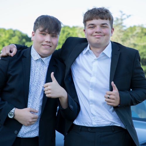Prom712)