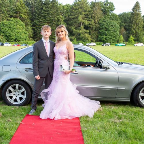Prom2024211)
